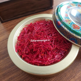 زعفران نیم گرم سوپر نگین عیار بالا